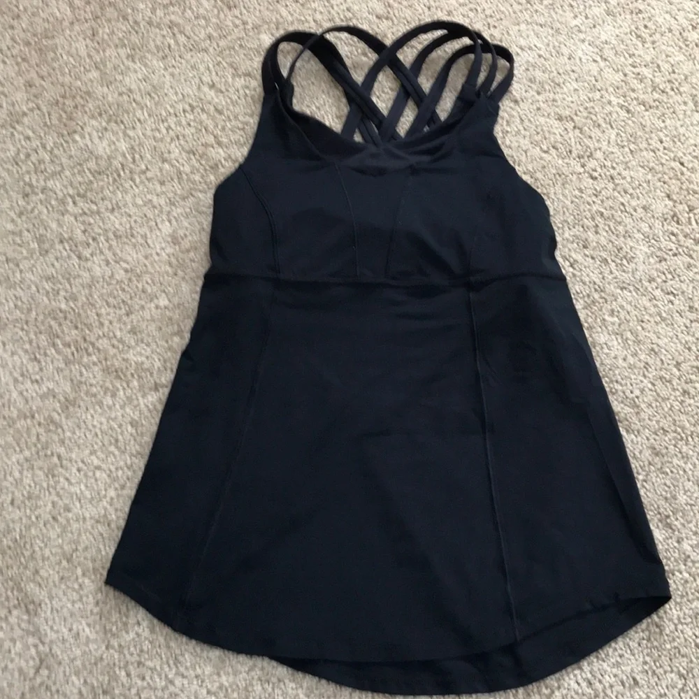LULULEMON Athletica Size 4 beat the heat tank top
